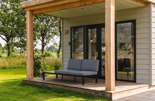 Municipality of Rijssen-Holten Ski Chalet | Panorama lodge with wellness and hottub | 2 p.