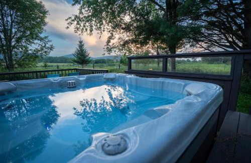 Davis House | Panorama Point - Gorgeous views, hot tub, theater