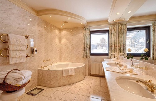 Bad Kleinkirchheim House | Panorama-suite 90 m² - Thermenwelt Hotel Pulverer