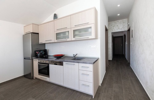 Komarna Apartment | Panoramic apartment with sea view and pool