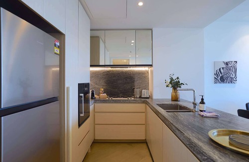 South Yarra Apartment | Panoramic City & Bay Views: Luxury Fawkner Stay