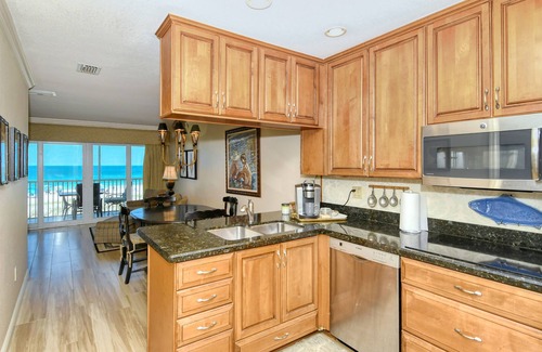 Bradenton Beach Condo | Panoramic Gulf Views!