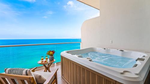 Las Glorias Apartment | Panoramic Hot Tub Oceanview Luxury 4BR Penthouse