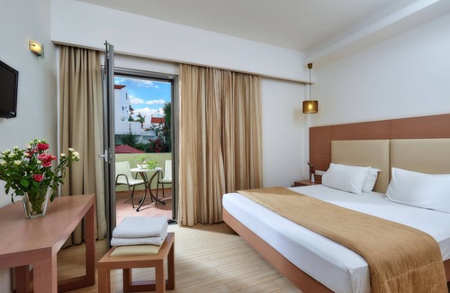 Panormos Hotel | Panormo Beach