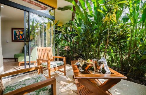 Panama Beach Hotel | Papagayo Golden Palms Beachfront Hotel