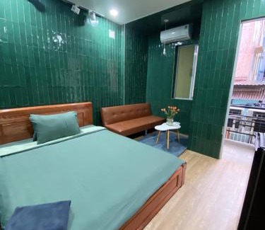 Downtown Ho Chi Minh City Hotel | PAPAYA HOTEL & Café 2