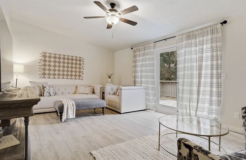 Appleton House | Paper City Oasis - 5 Min from the ATW Airport, Shopping and Downtown!