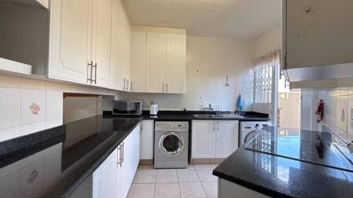 Greater Johannesburg Metropolitan Area Apartment | Papillon Guesthouse