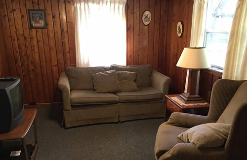 Drummond House | Papins Resort Cabin #5
