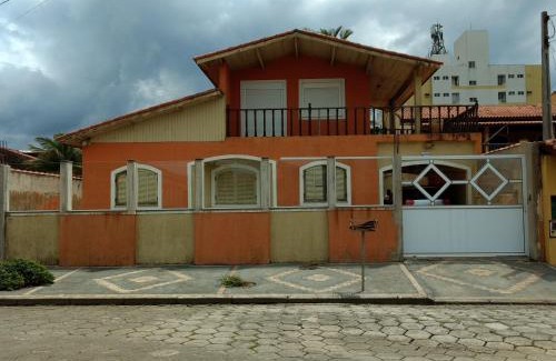 Raul Cury House | Paraíso Beira Mar, Casa Temporada Itanhaém, 30m Praia, Vista Mar, Piscina, Hidro, Wi-Fi 500 mb, Snooker, Churrasqueira, Garagem Grande, Lazer e Descanso