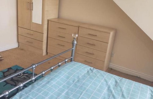 Bradford House | Paradise Apartment- Female Only