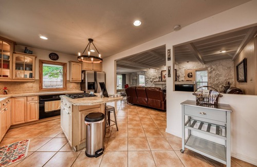 Ruidoso House | "Paradise" Awaits with Hot tub.