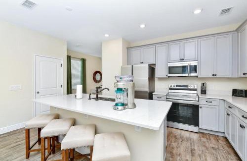 West Kissimmee Apartment | Paradise Breeze Cottage by Shine Villas - Margaritaville Resort Orlando condo