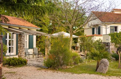 Kras Villa | Paradise City