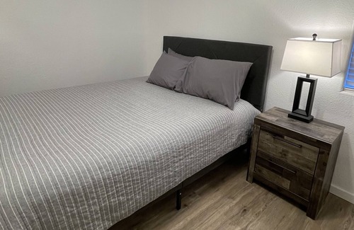 Meeker House | Paradise in Downtown - Downstairs Duplex - Newly Renovated Mountain House.