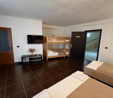 Lezhe Hotel | PARADISE Laguna Vain