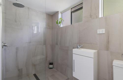 Noosaville Apartment | Paradise Palms Noosa's Resort Gem