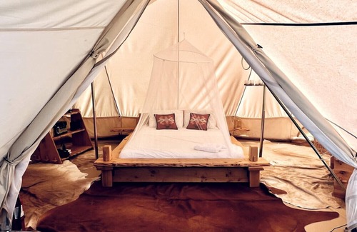 Three Rivers Hotel | Paradise Ranch - Houses + yurts