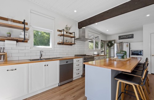 Jamieson House | Paradise Retreat Lakehouse - Jamieson - Sleeps 10