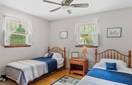Southold Cottage | Paradise Shores Beach Cottage | Cottage in Southold near private beach