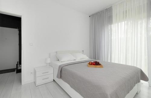 Lukecin Apartment | Paraiso Nadmorskie Apartamenty z Basenem i Parkingiem by Noclegi Renters