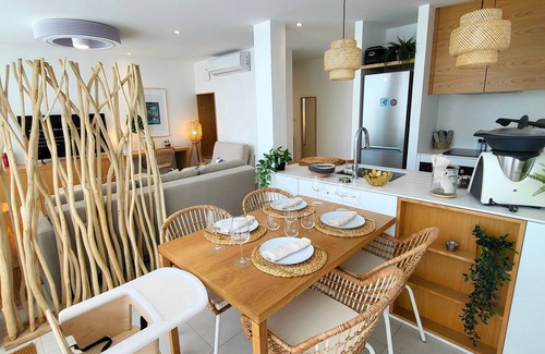 Baie des Citrons Apartment | Parfait en Famille, Proche des Plages et Jacuzzi