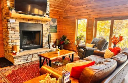 McHenry House | Parhelion Chalet