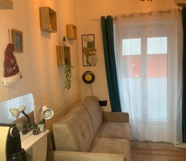 Amerique Apartment | Paris studio cosy climatisé