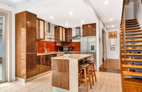 Torrensville Apartment | Parish Court - A Unique Contemporary Conversion