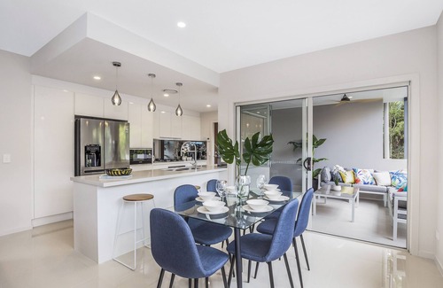 Auchenflower Apartment | Park Avenue Luxe 1BR - 4km to City, Outdoor BBQ