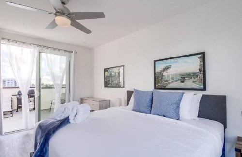 University Heights Apartment | Park Blvd Paradise 303 - King Bed with a Private Spa