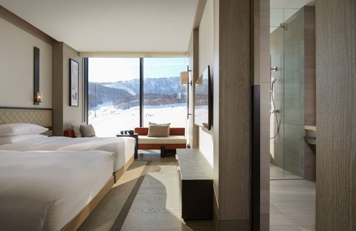 Kutchan Hotel | Park Hyatt Niseko Hanazono
