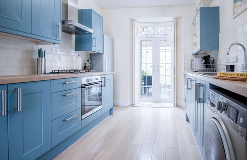 Tenby Apartment | Park Place - 2 Bedroom Apartment - Tenby