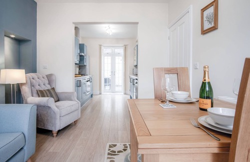 Tenby Apartment | Park Place - 2 Bedroom Apartment - Tenby