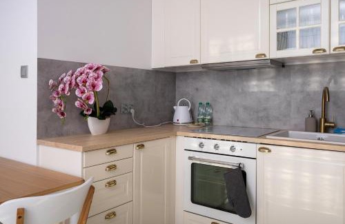 Saska Kepa Apartment | Park Skaryszewski Cosy Apartment