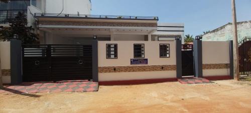 Arunagiri Nagar House | Park View Villa