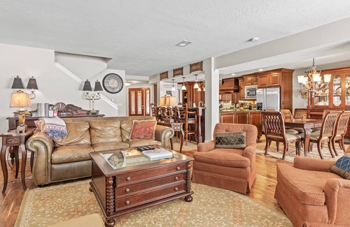 South Snyderville Basin House | Park West 1700 Spacious Oasis Pvt. Hot Tub-King Bed-Panoramic Mountain views