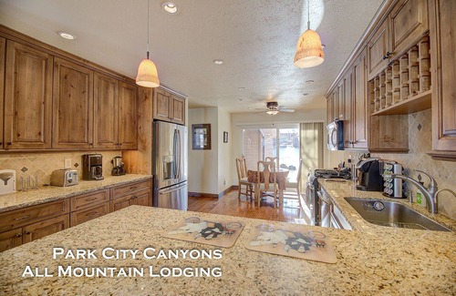 South Snyderville Basin House | Park West Town Home 1676 3 Bedroom 2.5 Bath with Private Hot Tub