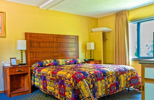 Lincoln Hotel | Parkers Motel
