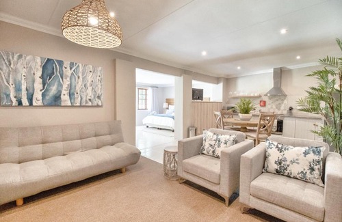 Langenhoven Park House | ParkHill Luxury Accommodation