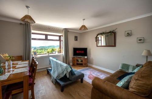 Llandarcy Apartment | Parking, Garden, Stunning Views