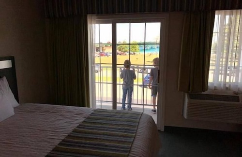 Mackinaw City Hotel | Parkside Inn Bridgeview
