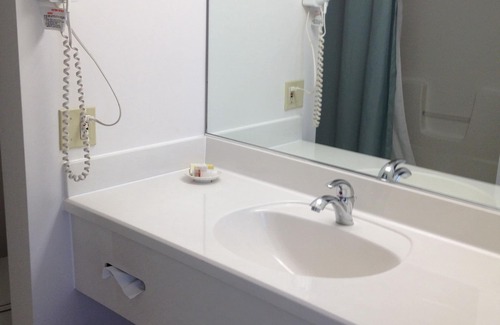 Mackinaw City Hotel | Parkside Inn Bridgeview