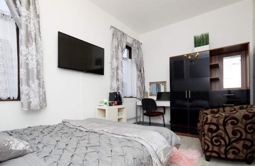 Derby Hotel | Parkside Lodge