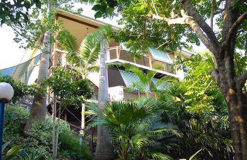Cannonvale Bed & Breakfast | Parkwood B&B Airlie Beach - Home away from Home