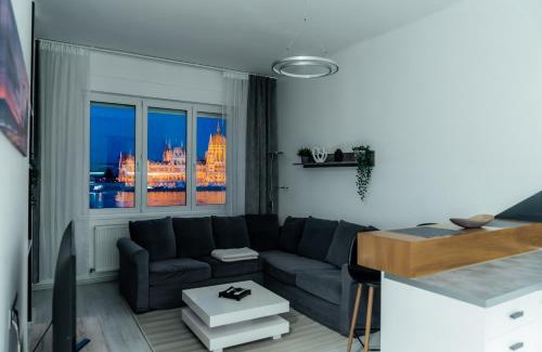 Vizivaros Apartment | Parliament Panorama