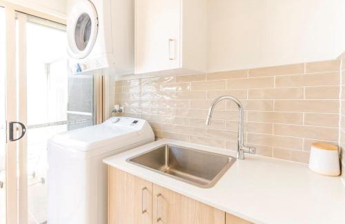 Parrearra House | Parrearra Oasis Family Home, Pool, Pet friendly