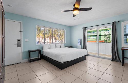 Fort Pierce Hotel | Partial Ocean View Hotel Room- King Bed #1