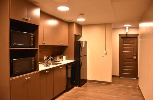 Town Centre Hostel | Party Hostel- Canmore Hotel Hostel