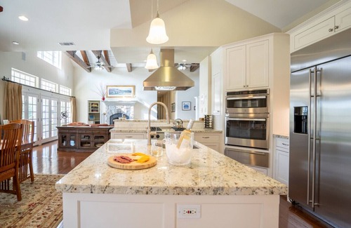Paso Robles House | Paso Robles Nut House · Casa Delle Noci-Beautiful Rambling Ranch House
